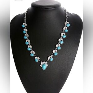 Elegant Silver and Turquoise Necklace